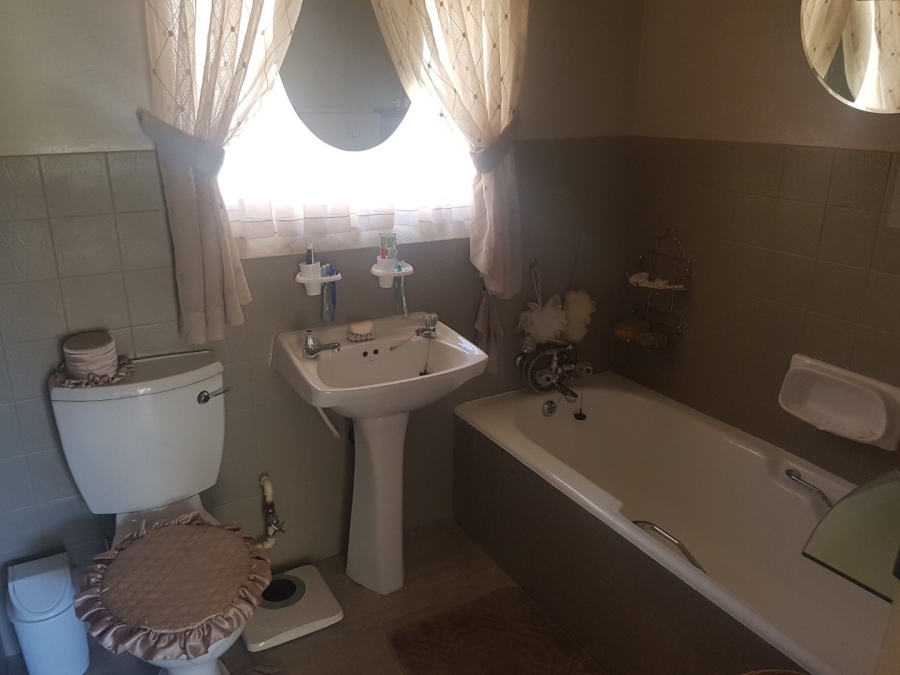 2 Bedroom Property for Sale in Flimieda North West